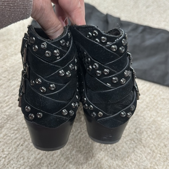 Beautiful black suede booties - Picture 4 of 6